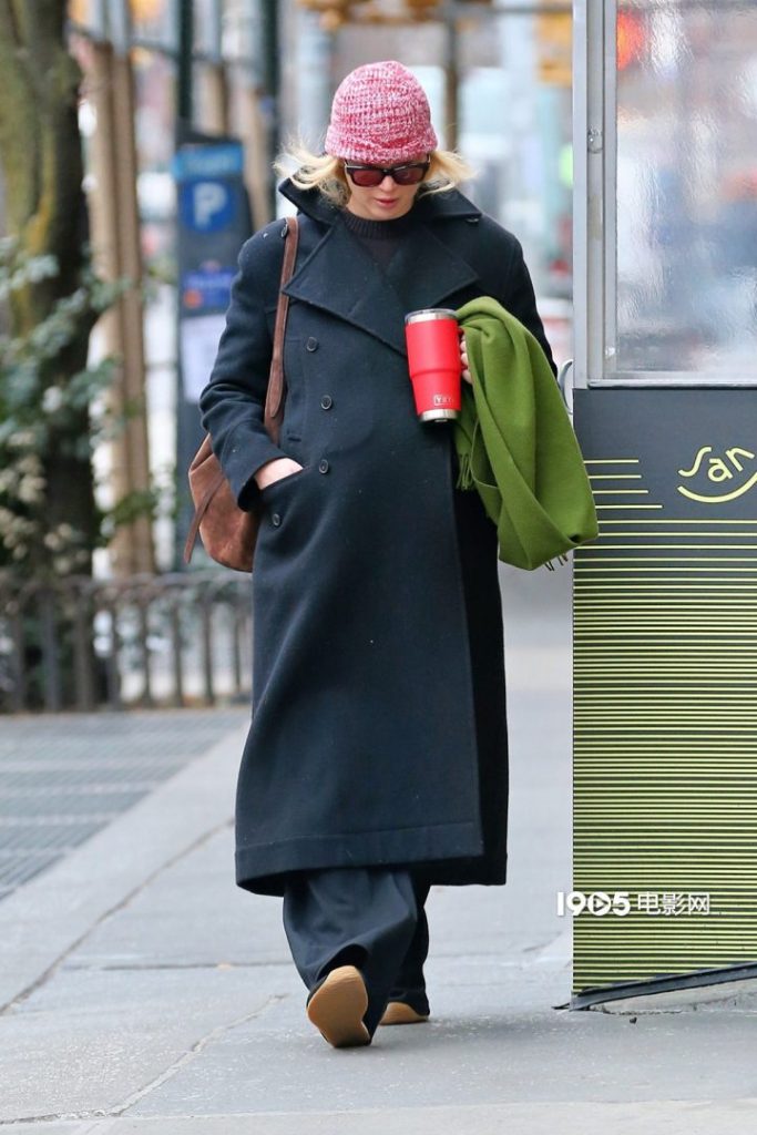 二胎“卸货”一周，大表姐与爱夫逛街状态佳